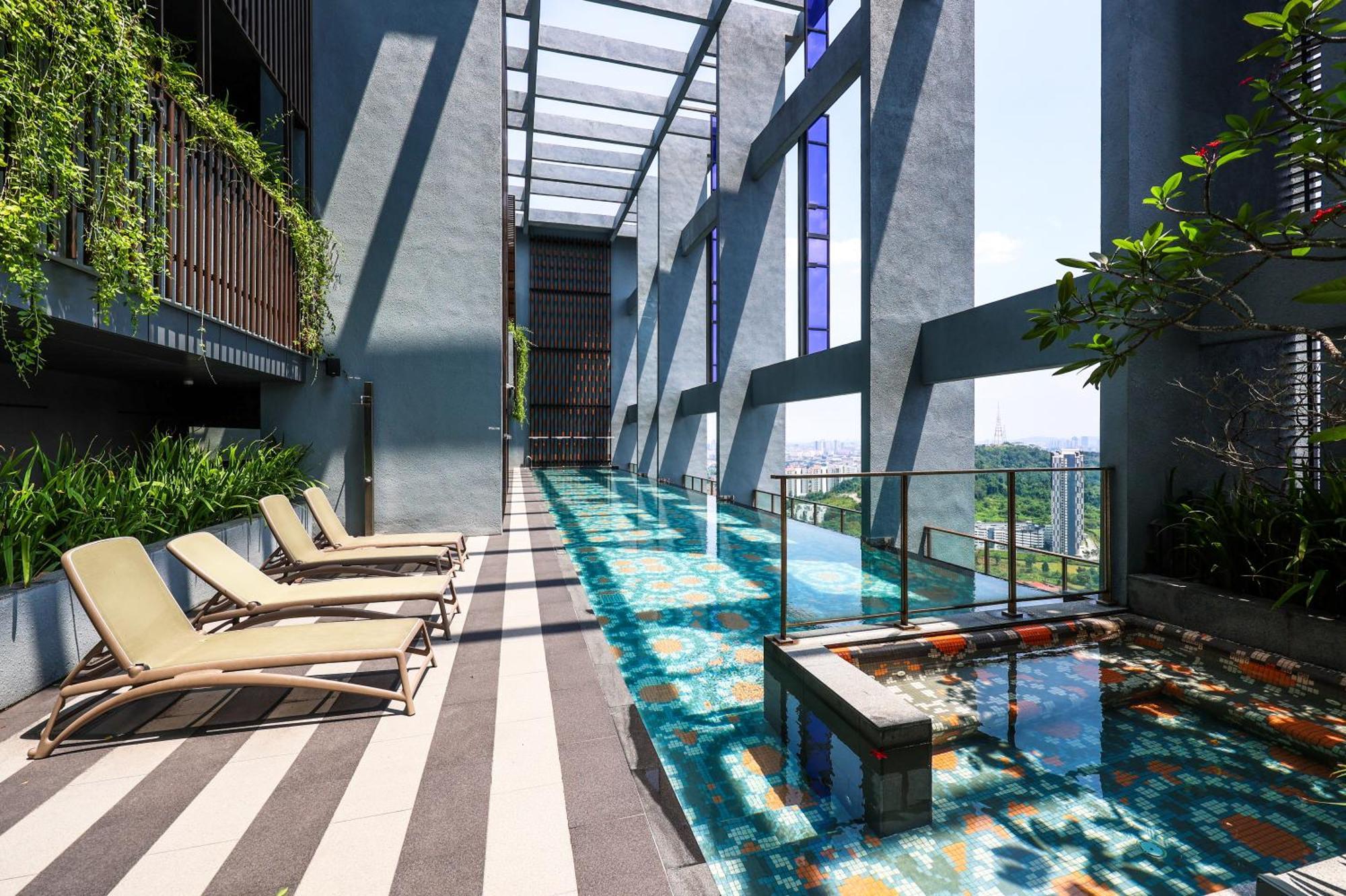 דירות קואלה לומפור Millerz Square By Mykey מראה חיצוני תמונה Sky Pool