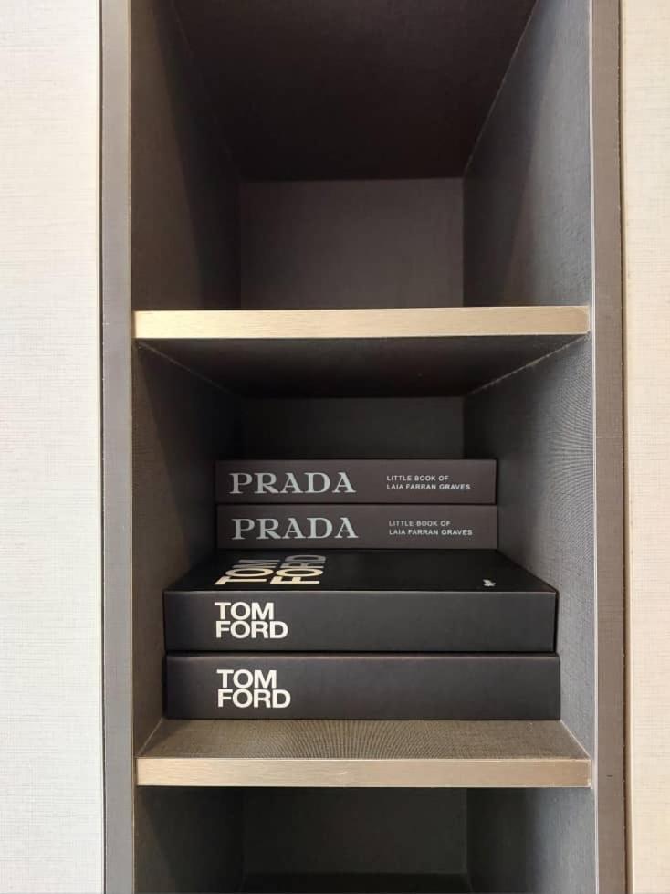 דירות קואלה לומפור Millerz Square By Mykey מראה חיצוני תמונה Tom Ford book