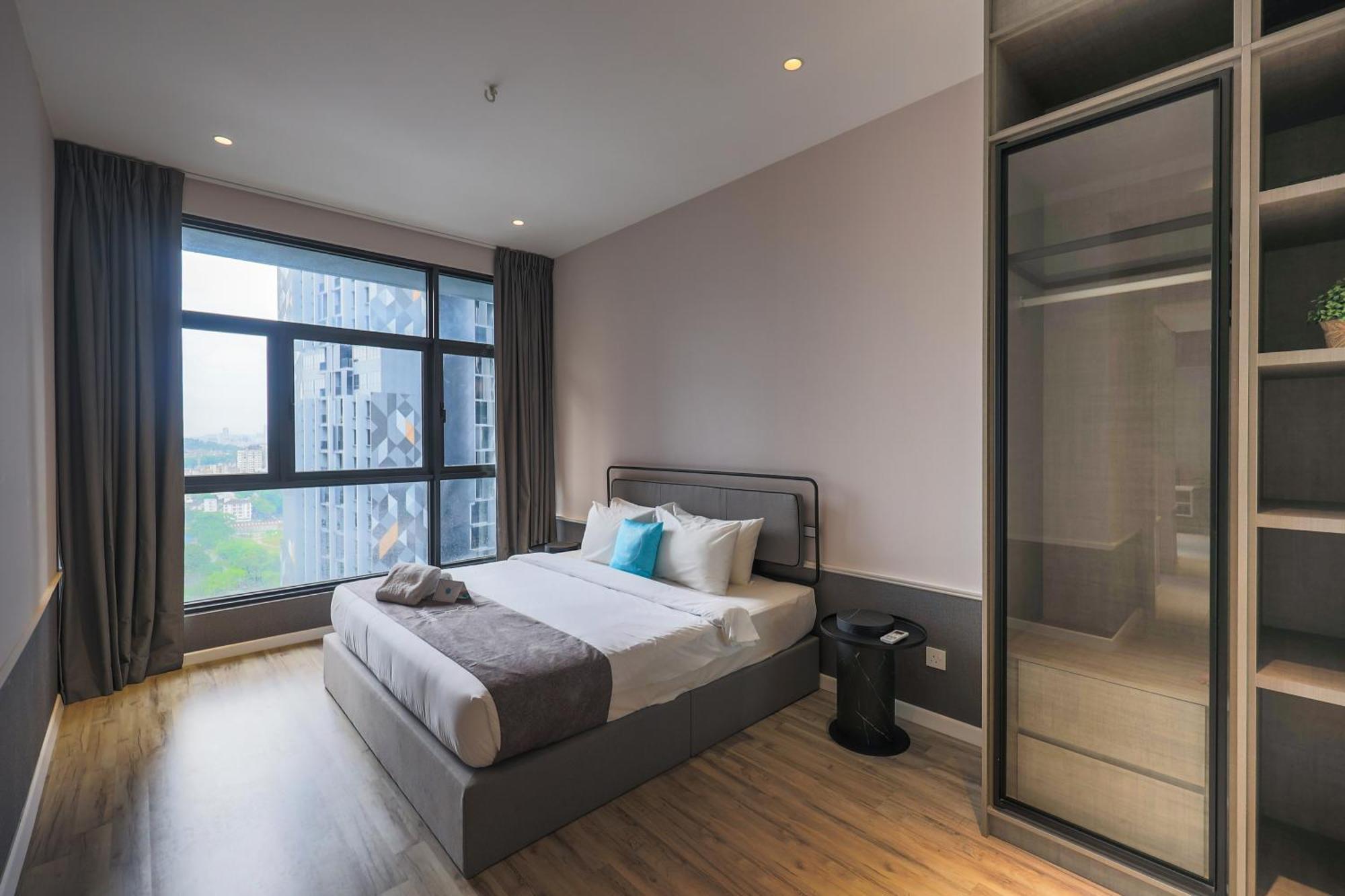 דירות קואלה לומפור Millerz Square By Mykey מראה חיצוני תמונה A bedroom at the hotel