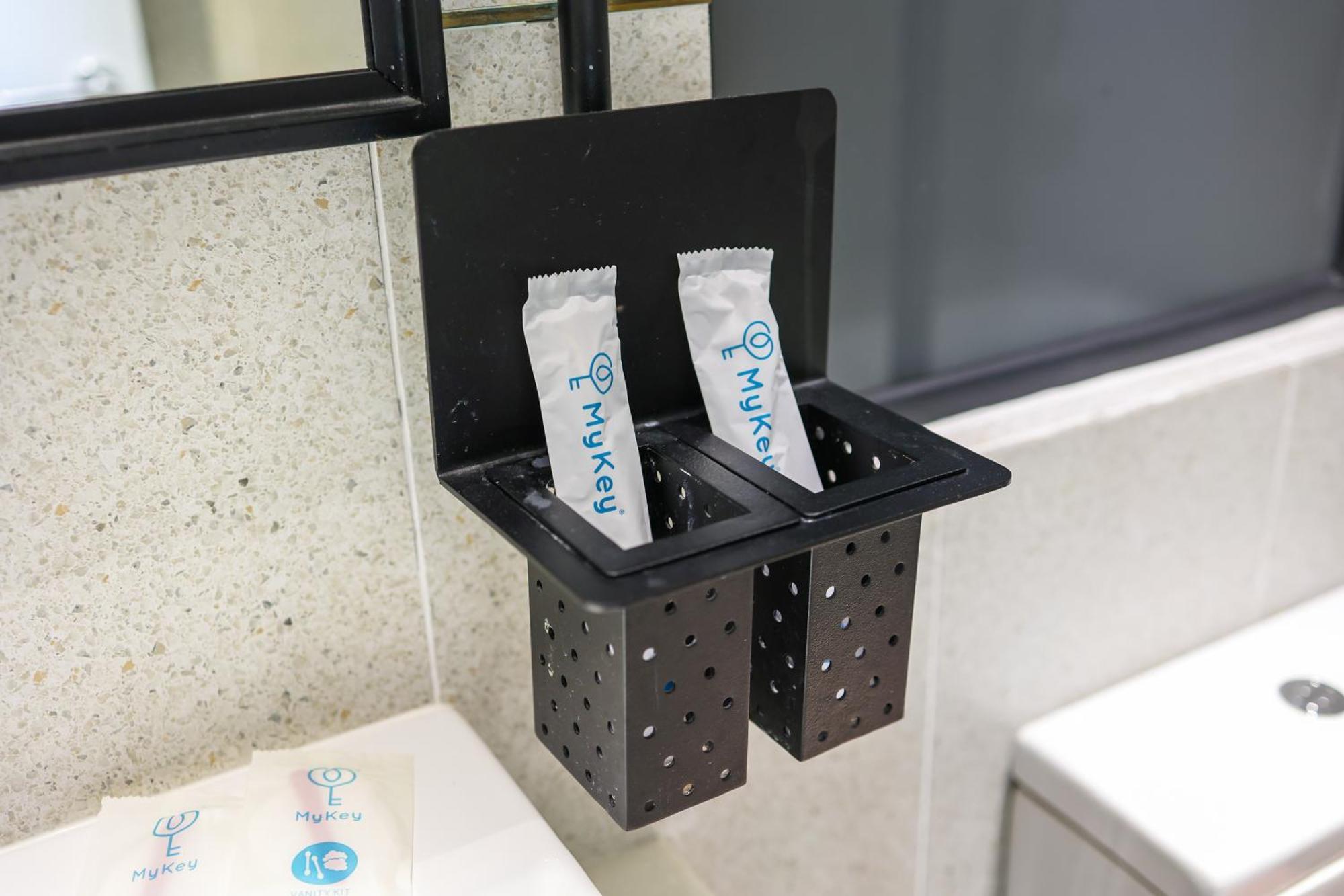 דירות קואלה לומפור Millerz Square By Mykey מראה חיצוני תמונה A shower gel dispenser