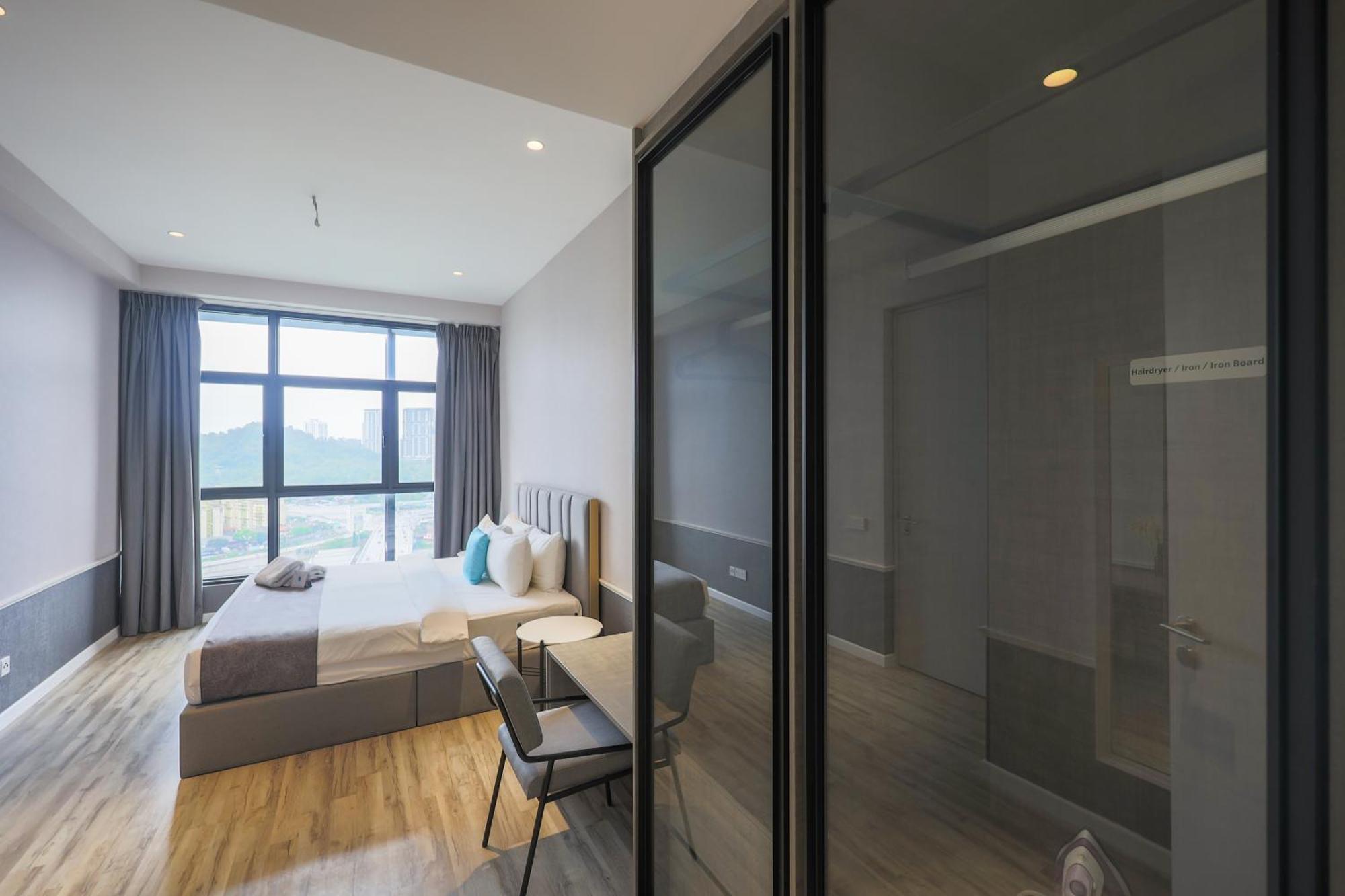 דירות קואלה לומפור Millerz Square By Mykey מראה חיצוני תמונה A bedroom at the hotel